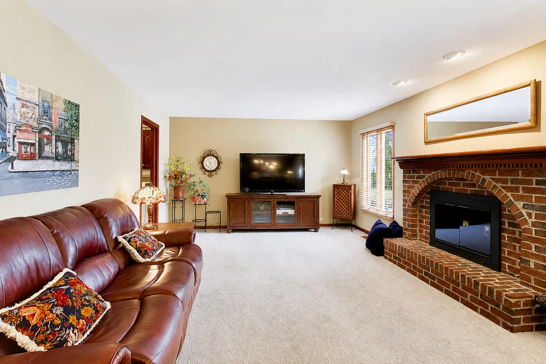 Photo of 1265 N Scarlet Drive