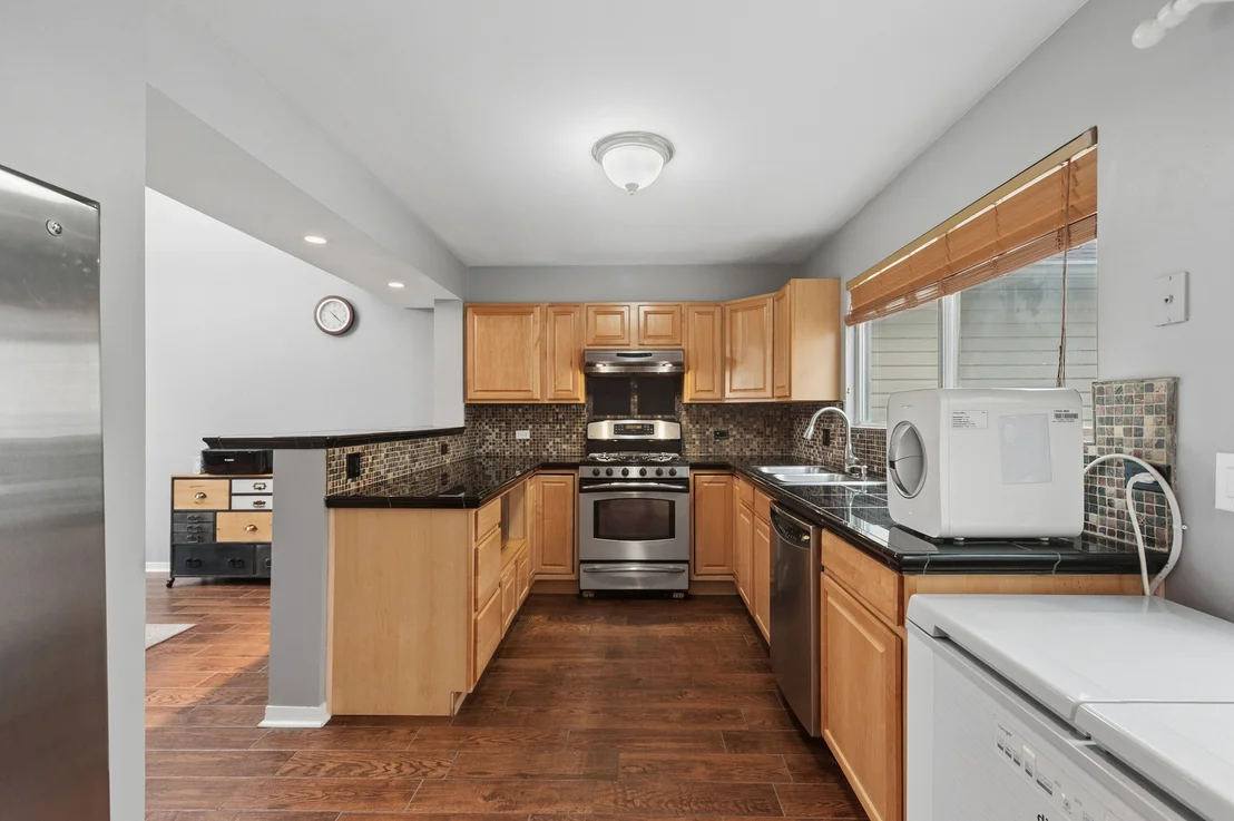 Photo of 445 Le Parc Circle