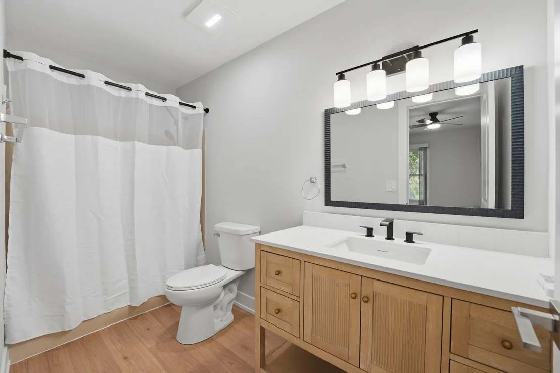 Photo of 136 edgewater Drive
