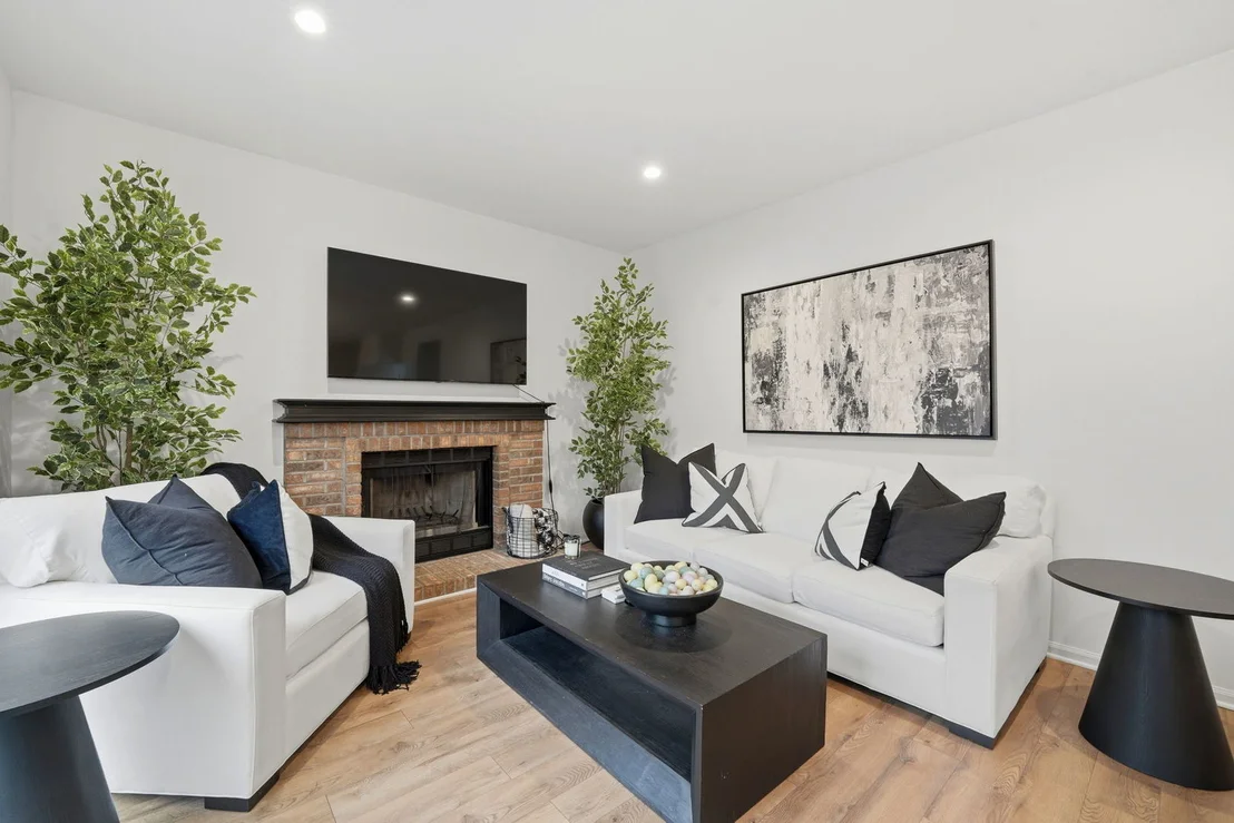Photo of 830 Longwood Drive