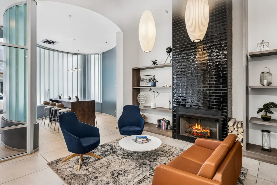 Photo of Unit 701 at 909 W Washington Boulevard