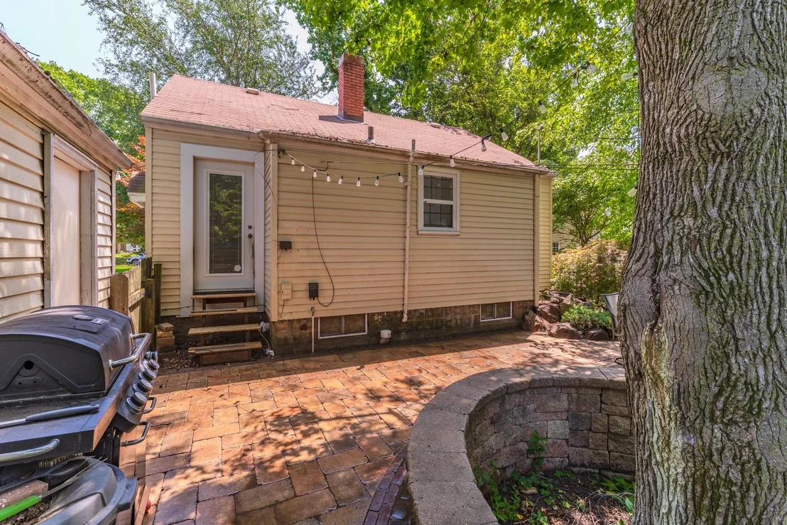 Photo of 821 Normal Avenue