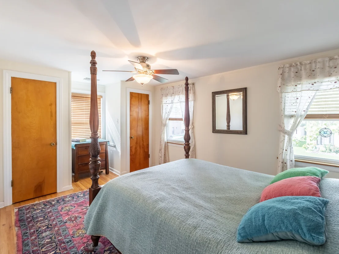 Photo of 5477 N Octavia Avenue