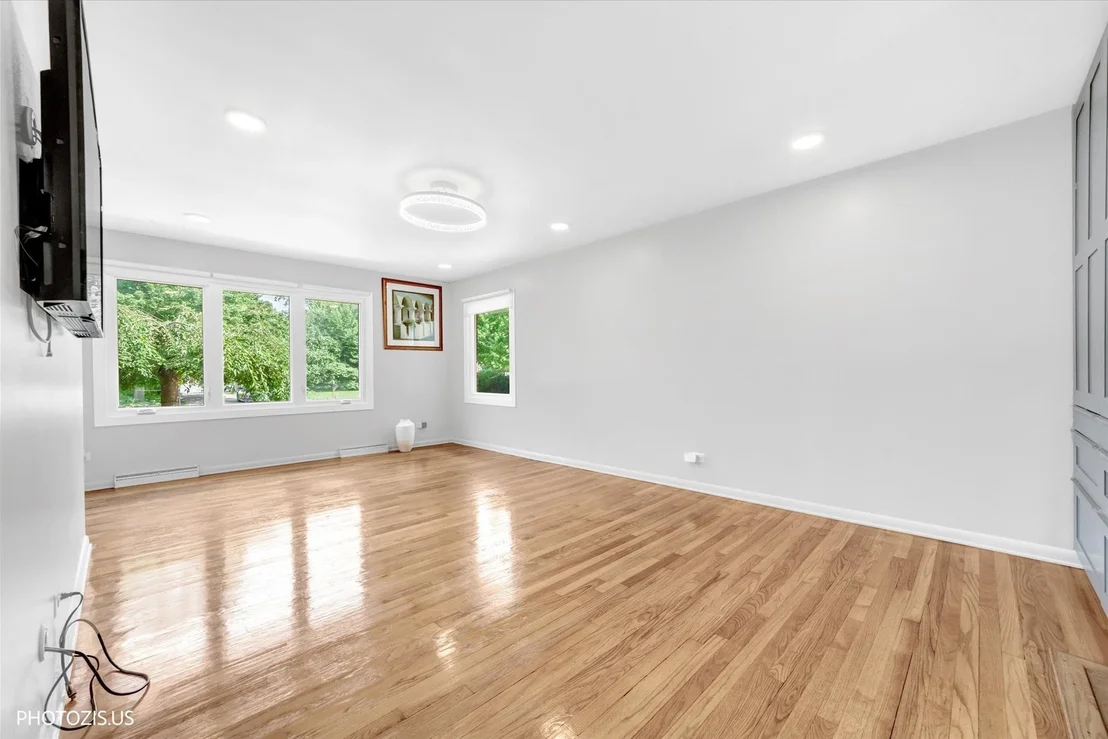Photo of 722 N Stephen Drive
