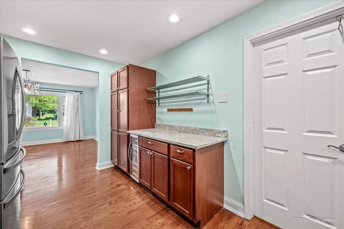 Photo of 858 SHOREWOOD Drive
