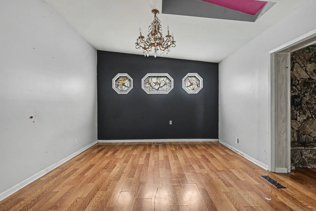 Photo of 530 Forest Way