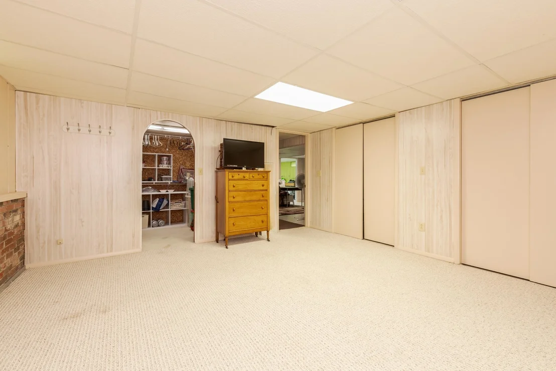 Photo of 1604 Six Points Road