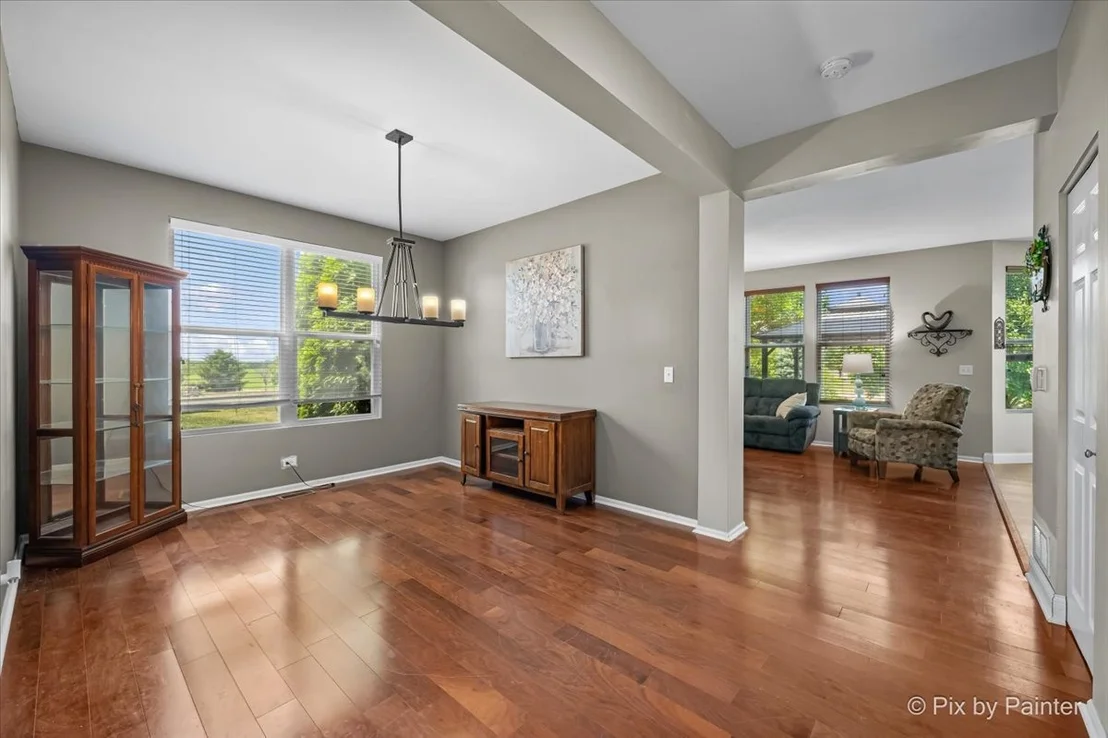 Photo of 909 Avalon Way