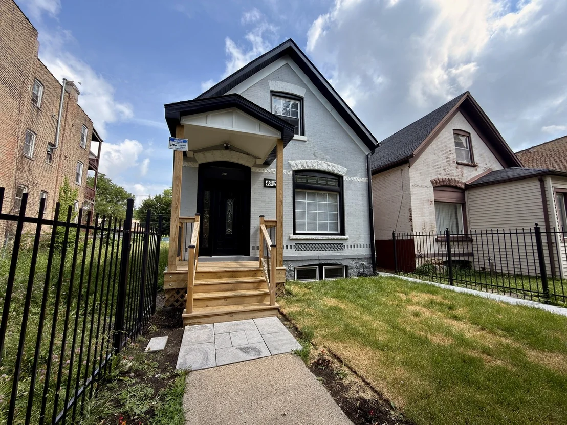 Photo of 4326 W Washington Boulevard