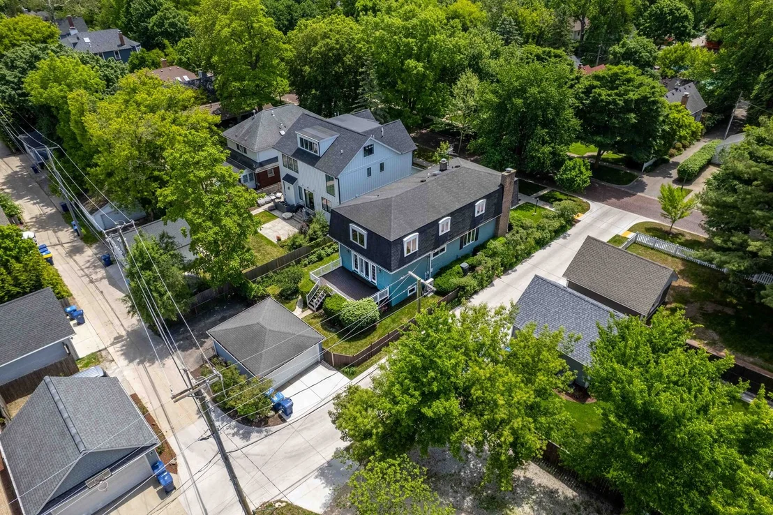 Photo of 1822 Walnut Avenue