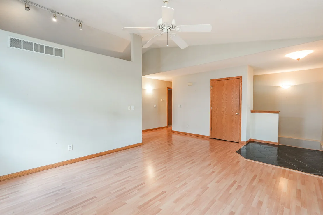 Photo of 671 Diversatech Drive N