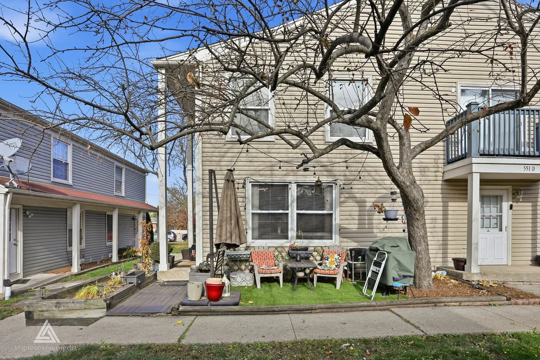 Photo of Unit B at 551 Sidney Avenue