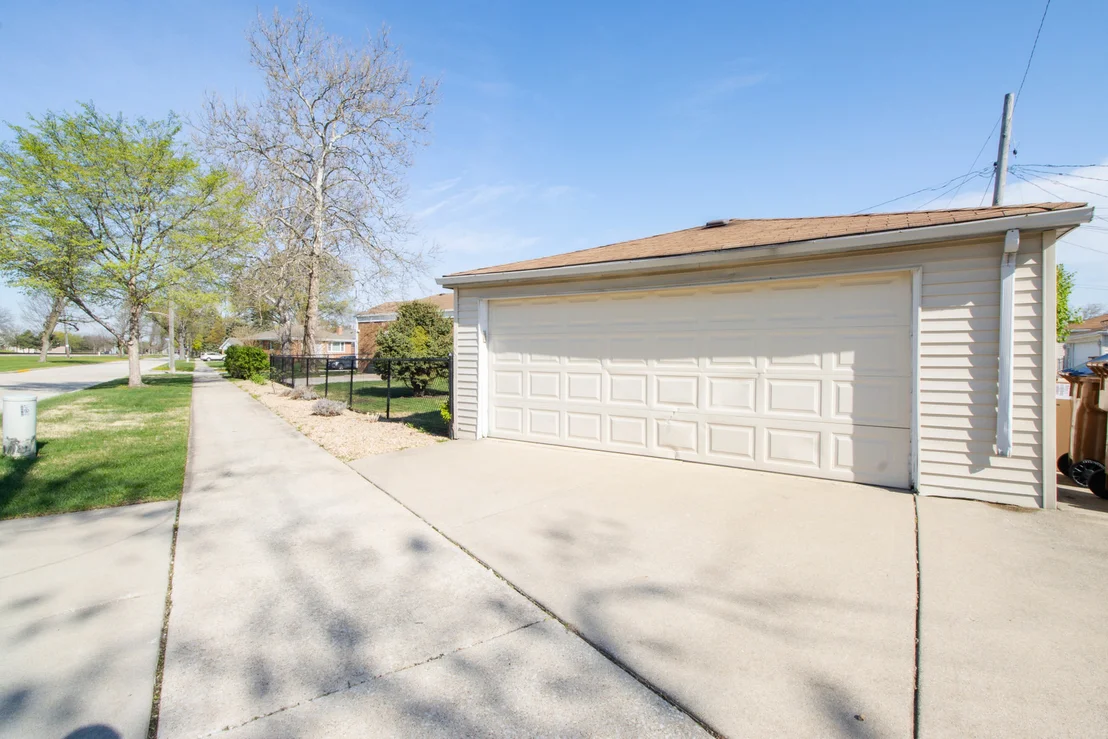 Photo of 2337 Park Avenue