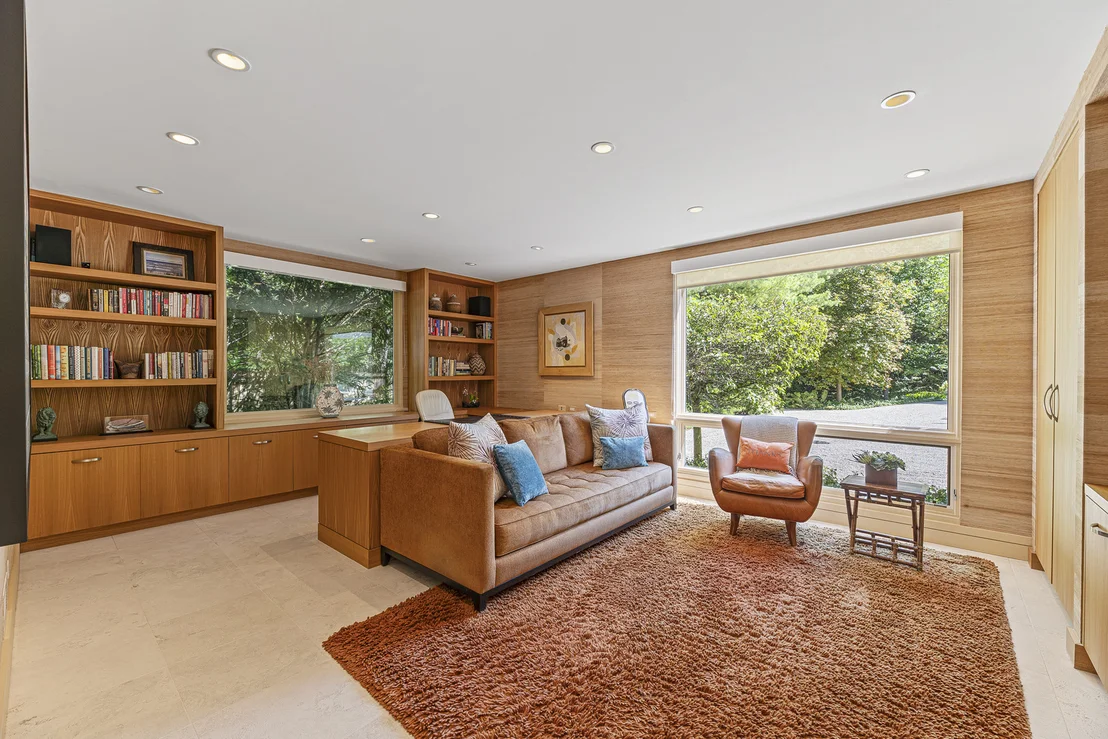 Photo of 165 Maple Avenue