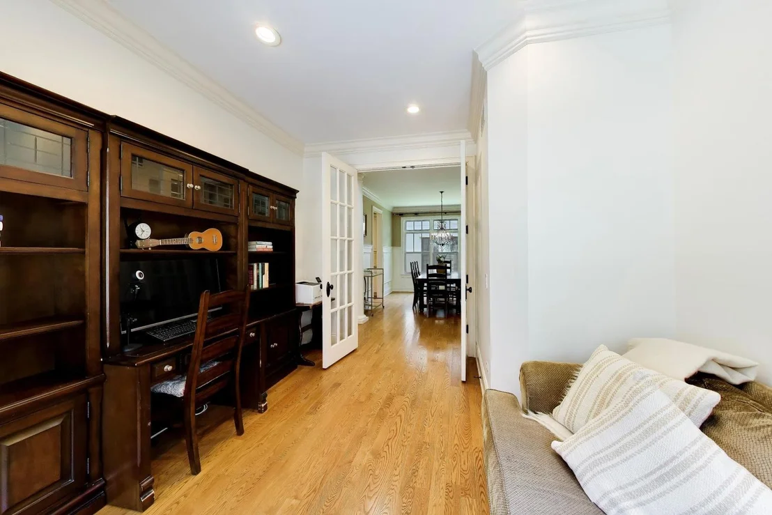 Photo of 345 Madison Avenue
