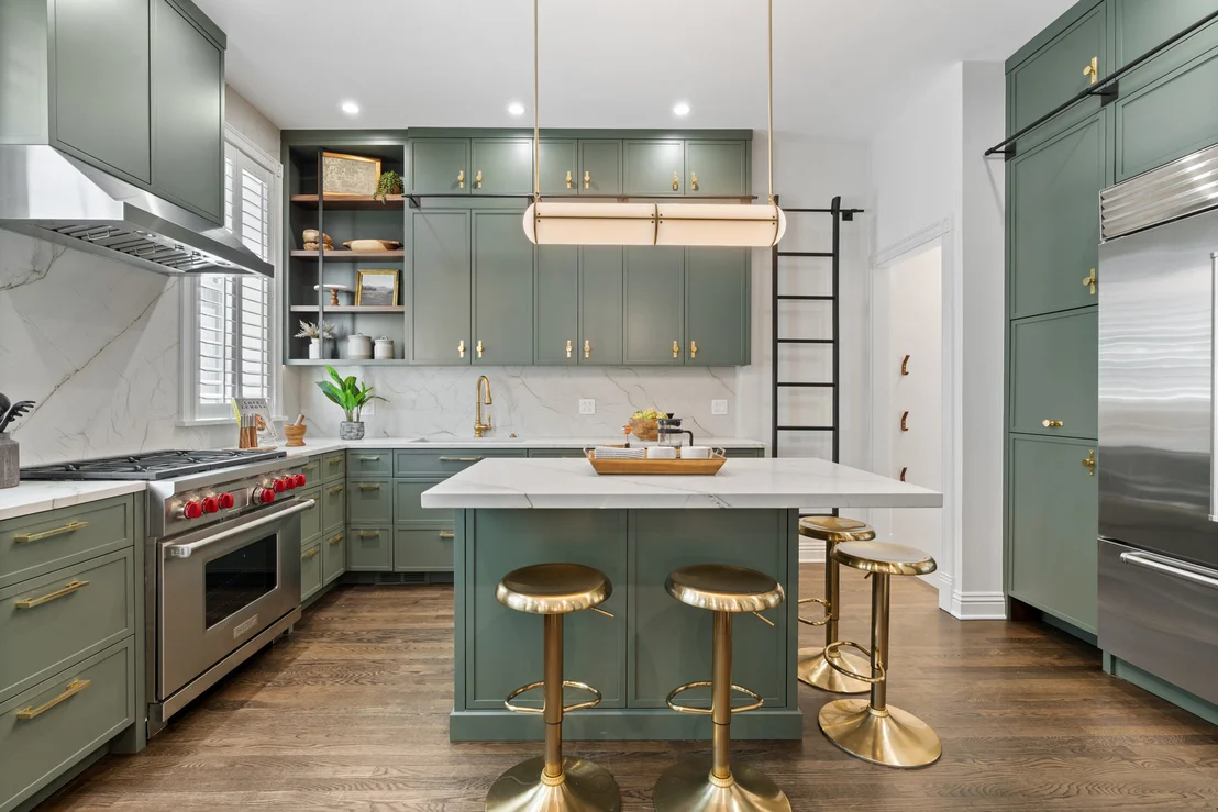 Photo of 119 W Delaware Place