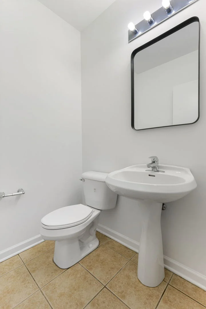 Photo of 2403 W 32nd Place