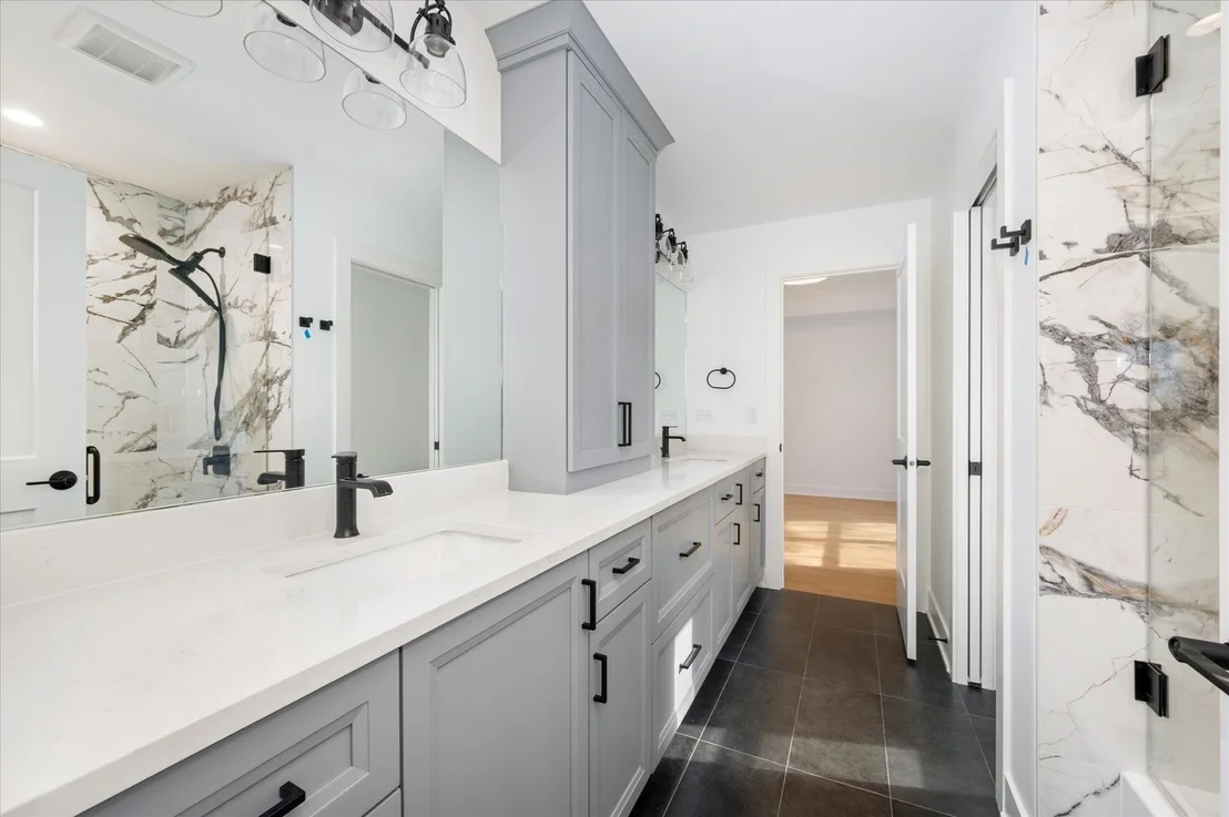 Photo of 964 S Hillside Avenue
