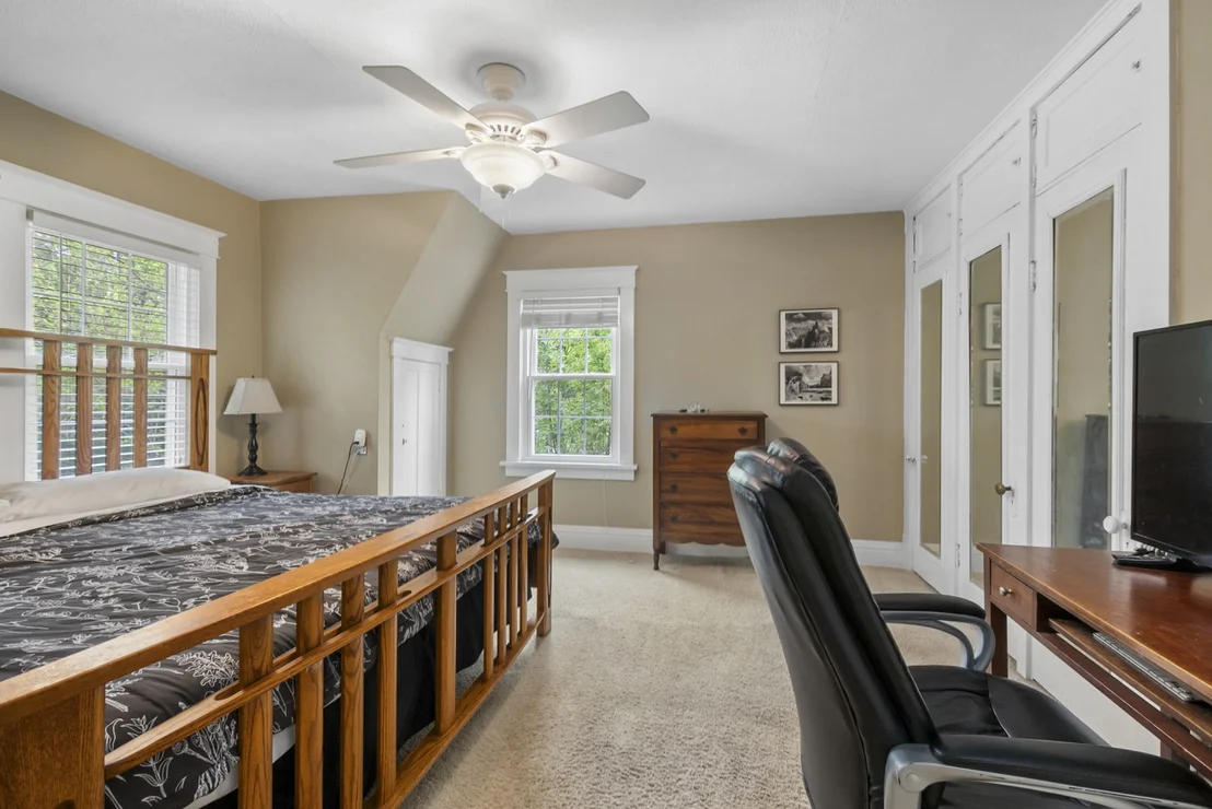 Photo of 2114 Cedar Road