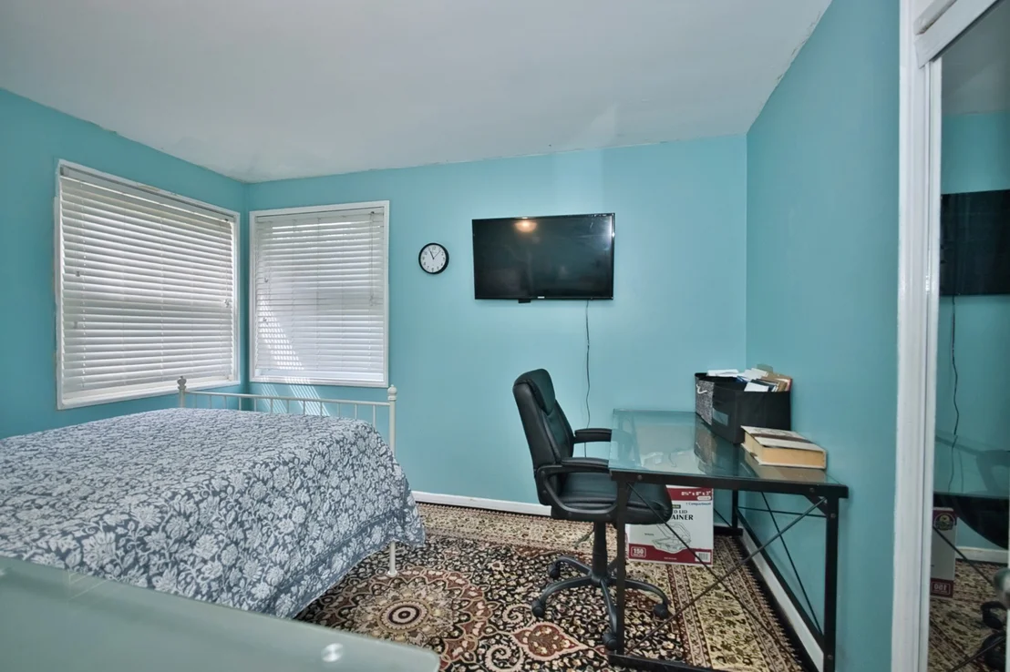 Photo of 6948 Beckwith Road