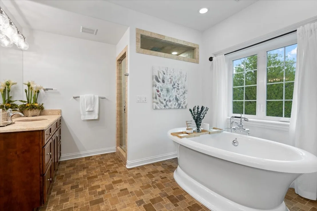 Photo of 1021 Linden Lane