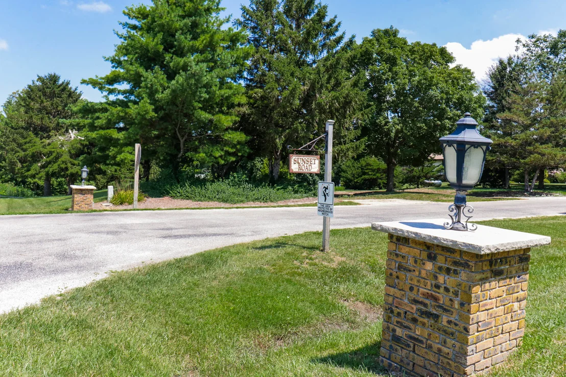 Photo of 8264 Sunset Road