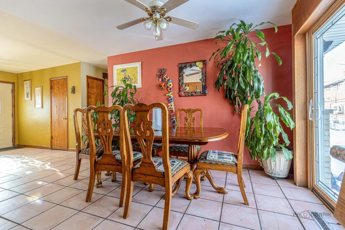 Photo of 908 E Central Road