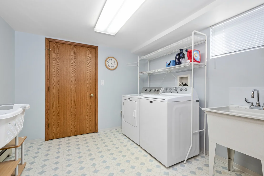 Photo of 10124 Maple Avenue