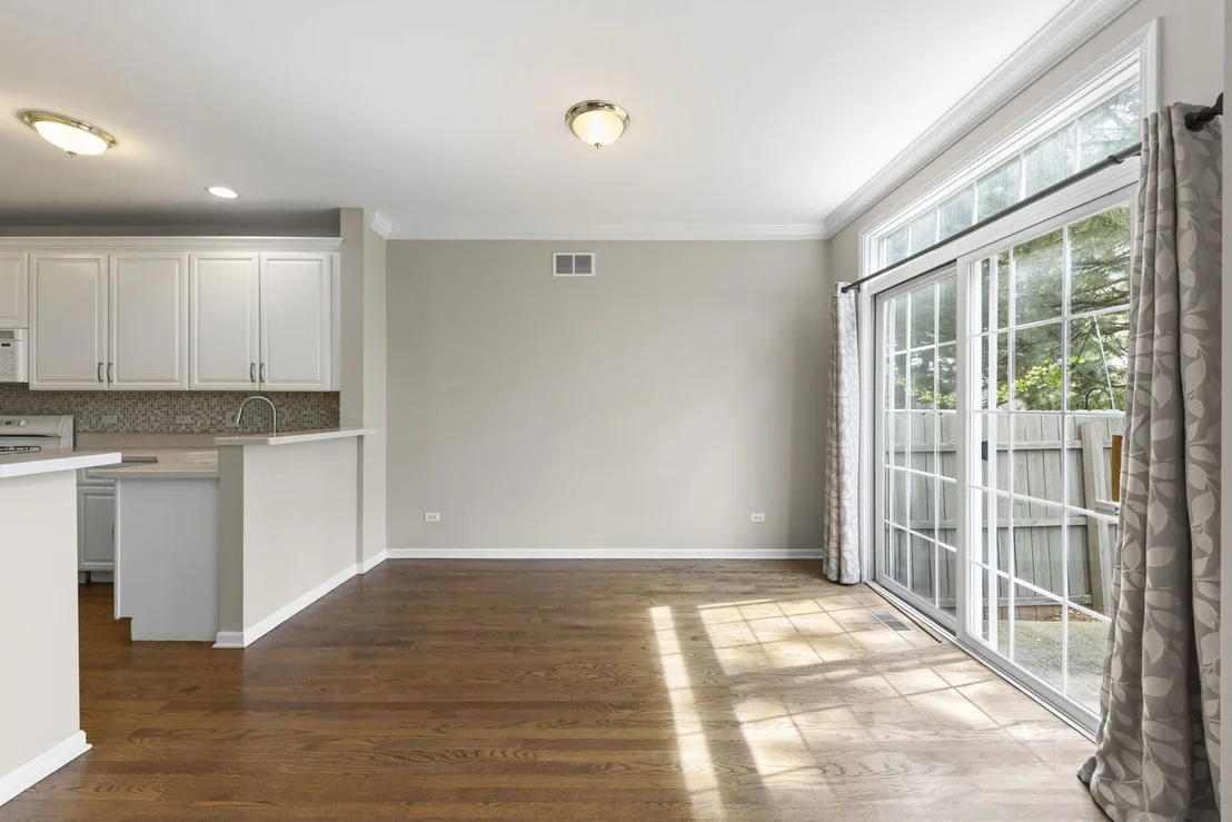 Photo of Unit 3 at 1728 Pershing Avenue