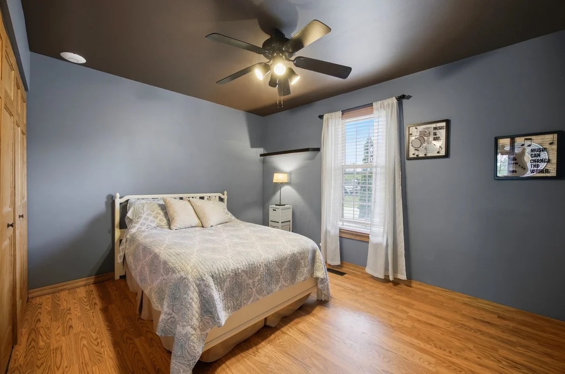 Photo of 702 Hickory Lane