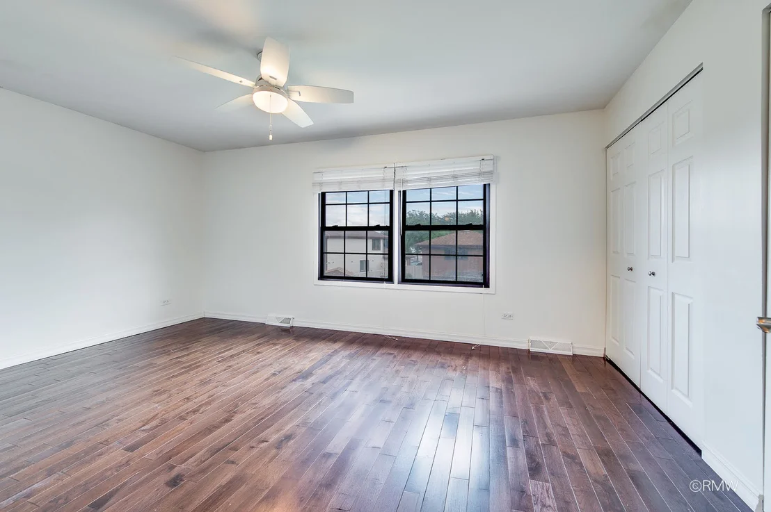 Photo of 1233 N Hickory Trail