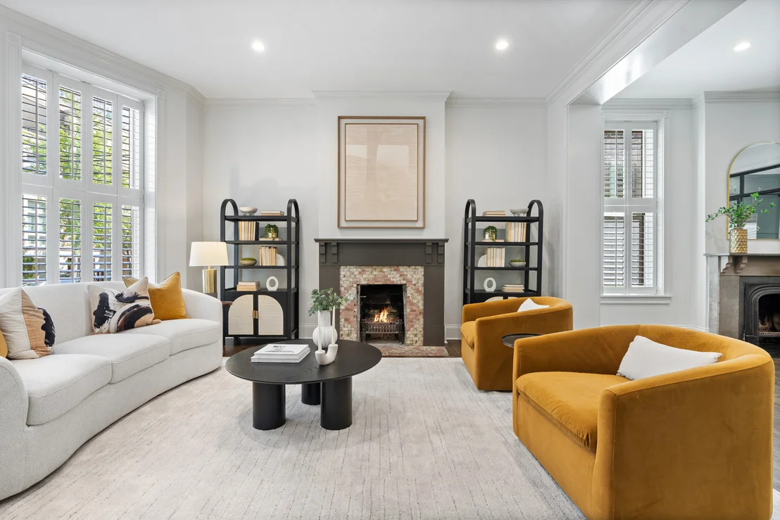 Photo of 119 W Delaware Place