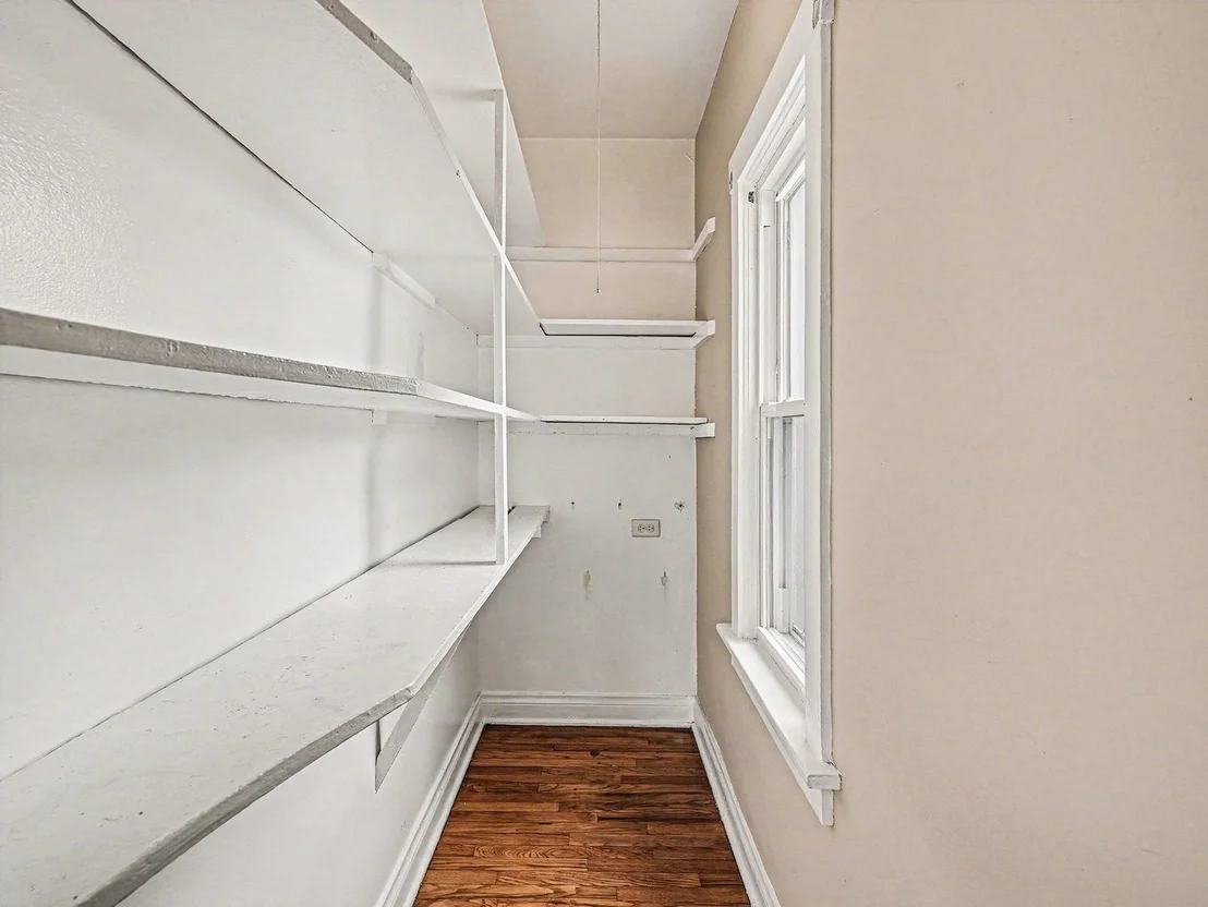Photo of 1094 Walter Avenue