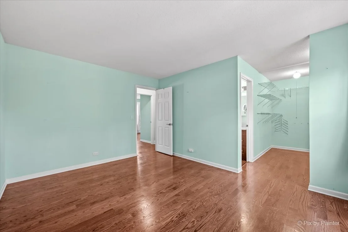 Photo of 858 SHOREWOOD Drive