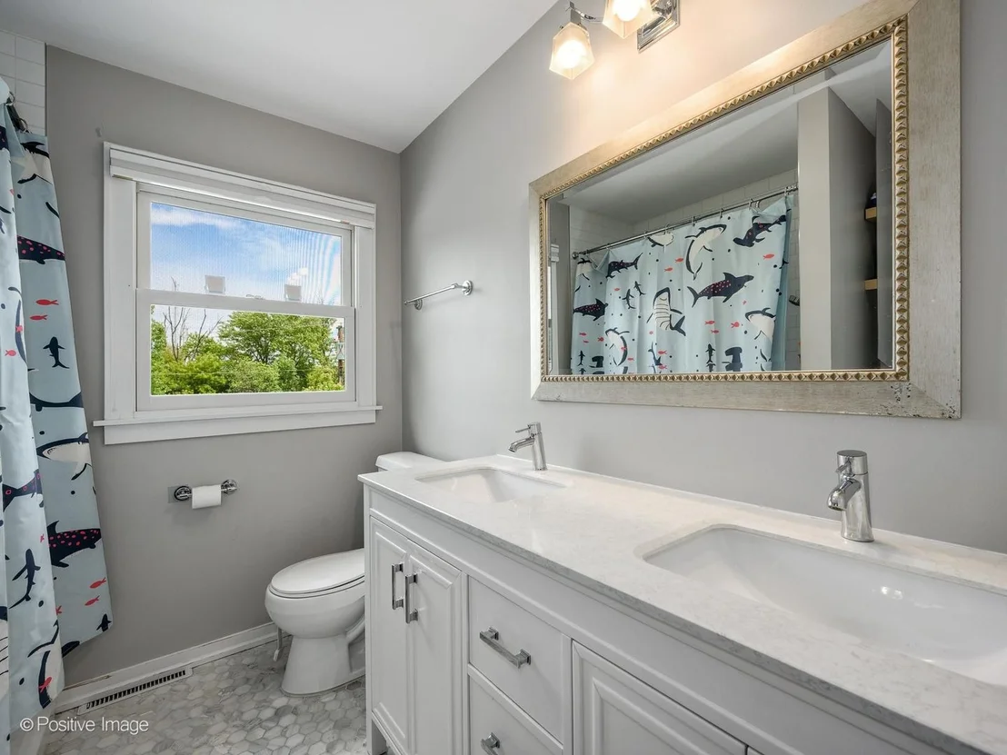 Photo of 153 Riverside Drive