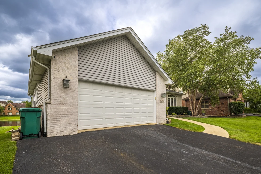 Photo of 16453 LAKESIDE Drive