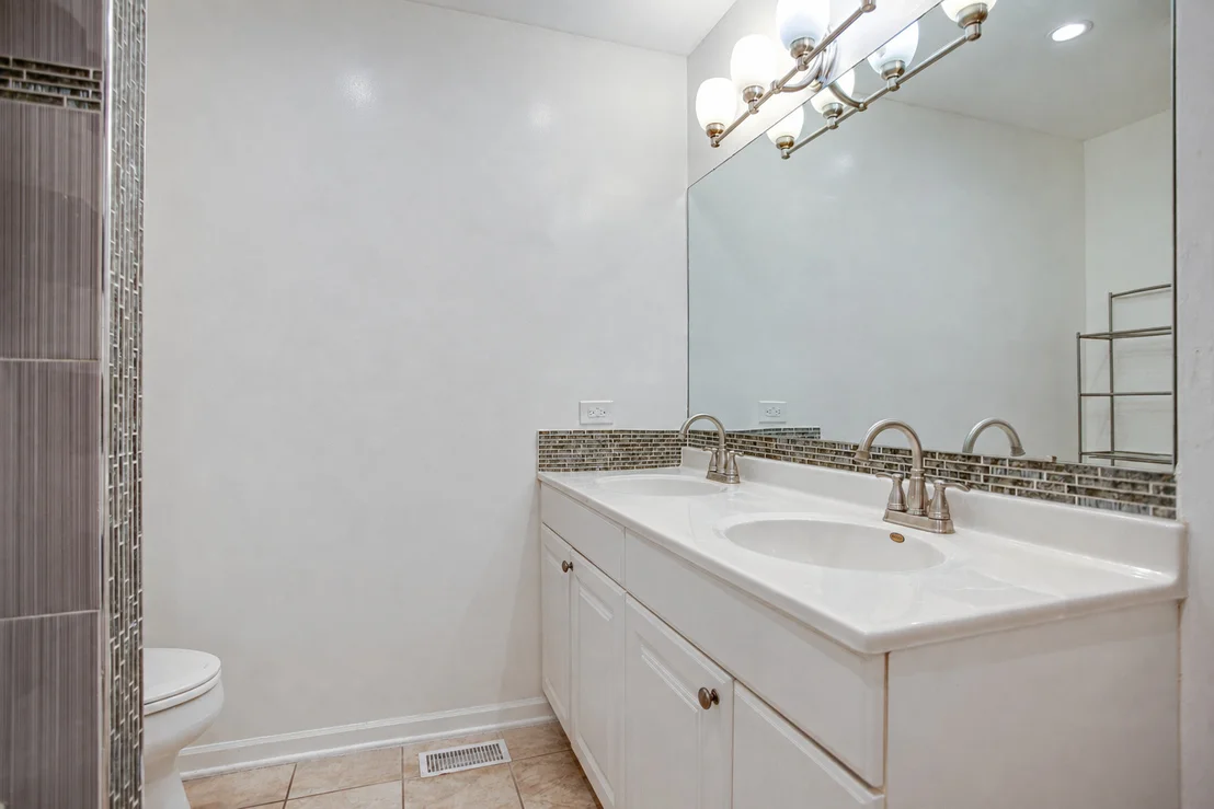 Photo of 600 Thompson Boulevard