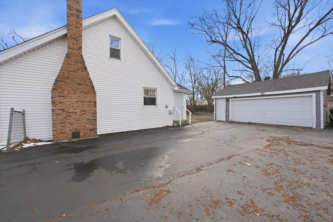 Photo of 16608 Sawyer Avenue