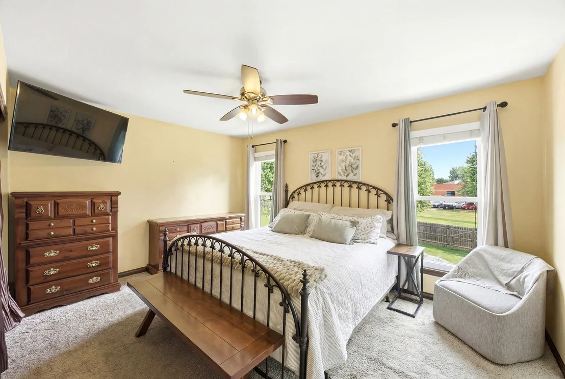 Photo of 2096 Edinburgh Lane