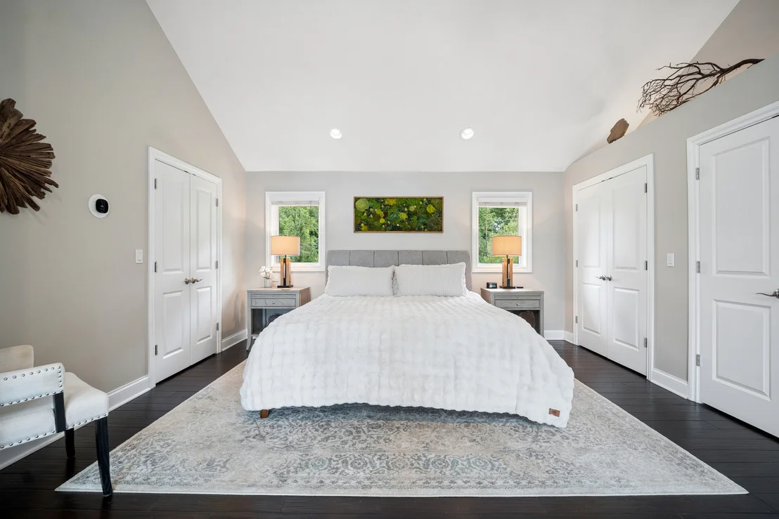 Photo of 498 Lakepoint Drive