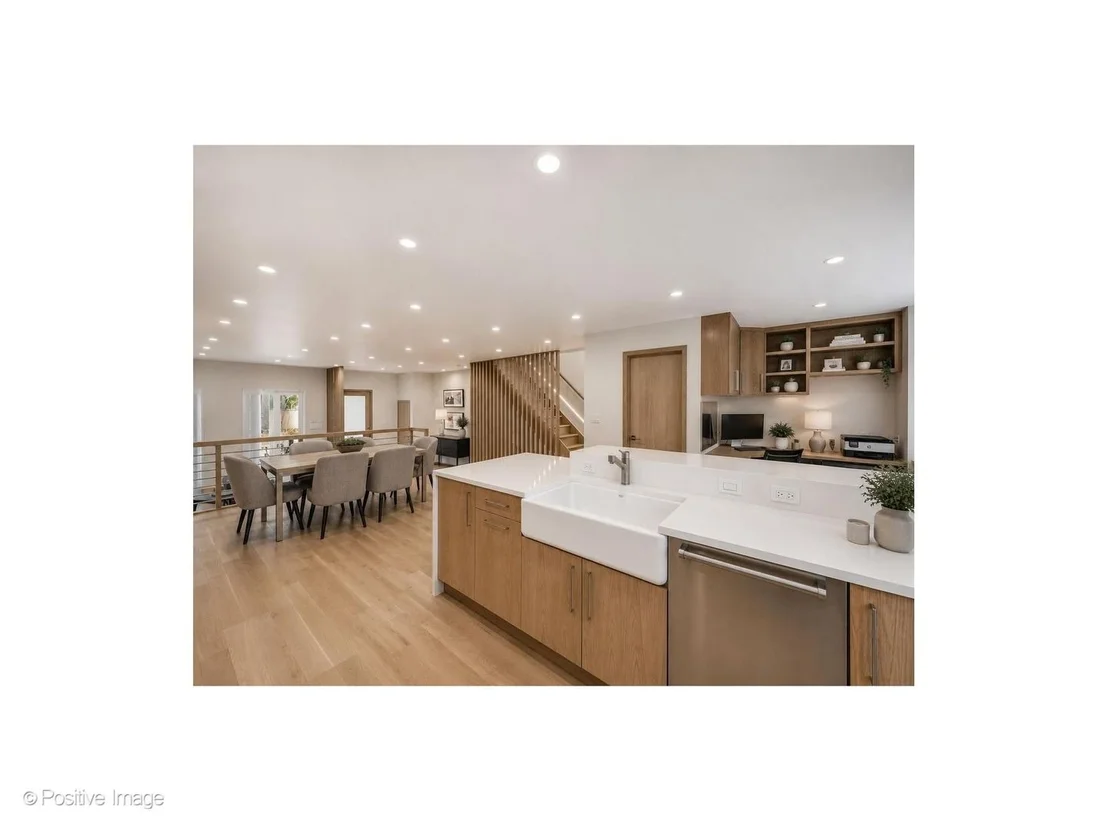 Photo of 1307 N Sutton Place