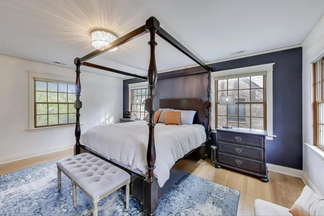 Photo of 547 JACKSON Avenue