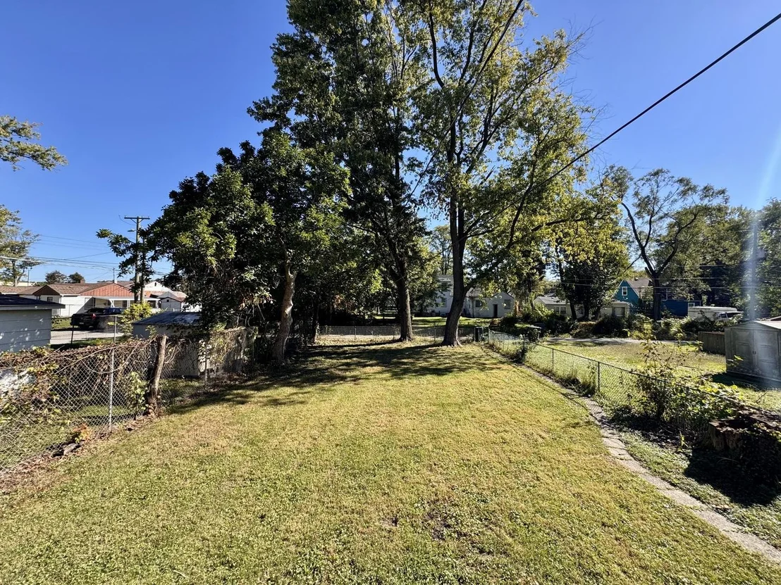 Photo of 16727 Head Avenue