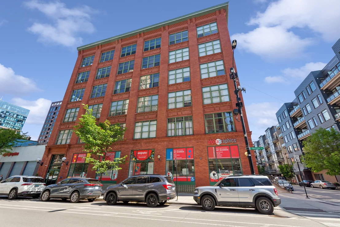 Photo of Unit 3G at 1017 W Washington Boulevard