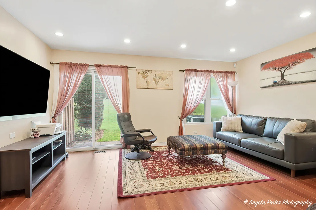 Photo of 949 Ridgefield Lane