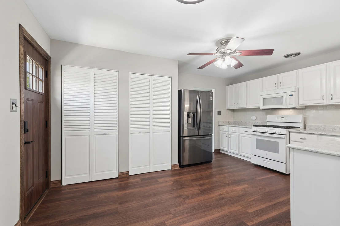 Photo of 6853 Saratoga Drive