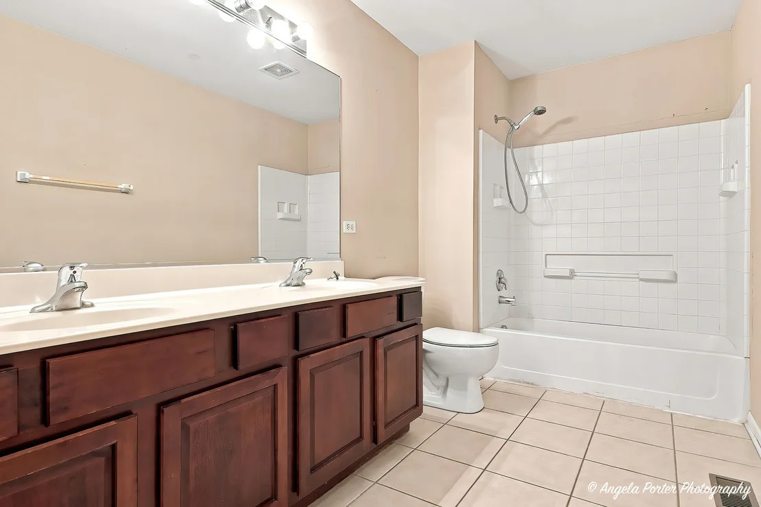 Photo of 429 W Newbridge Lane