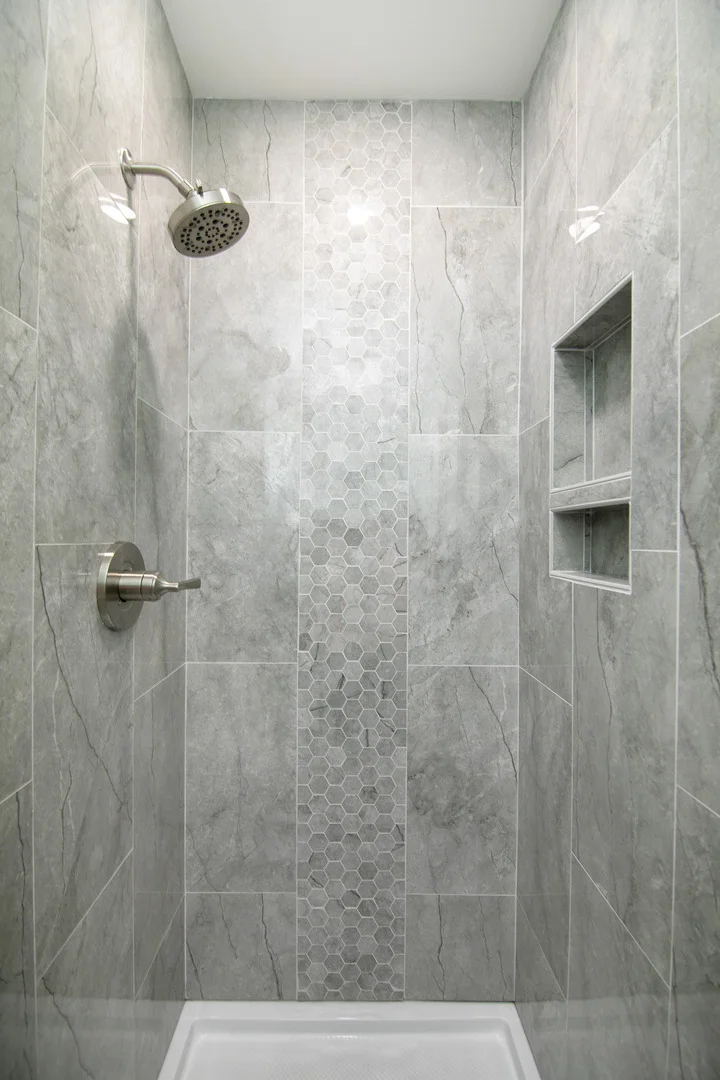 Photo of 654 W River Street