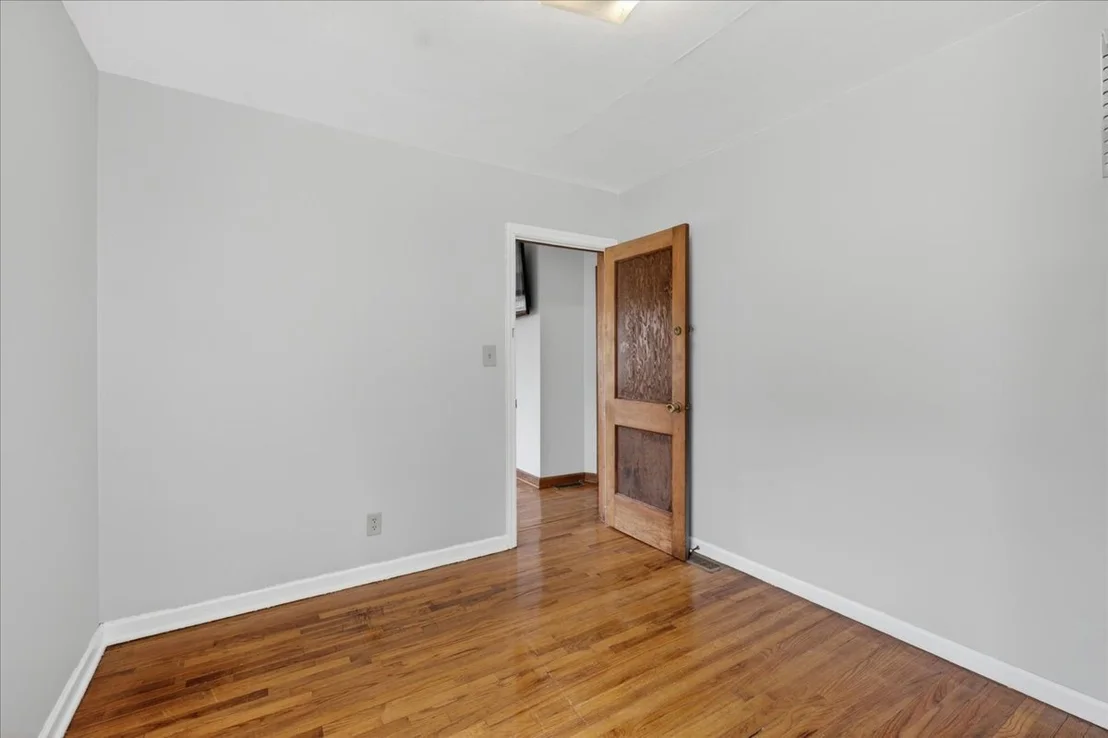 Photo of 302 Harlem Road