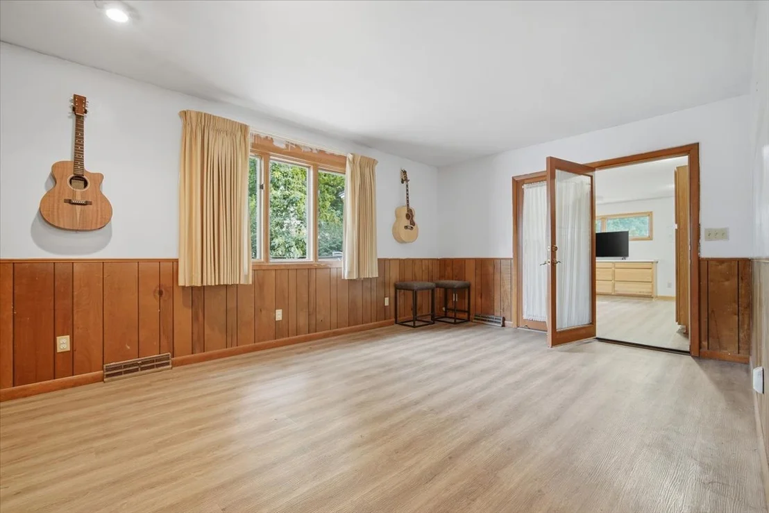 Photo of 912 Parmon Road